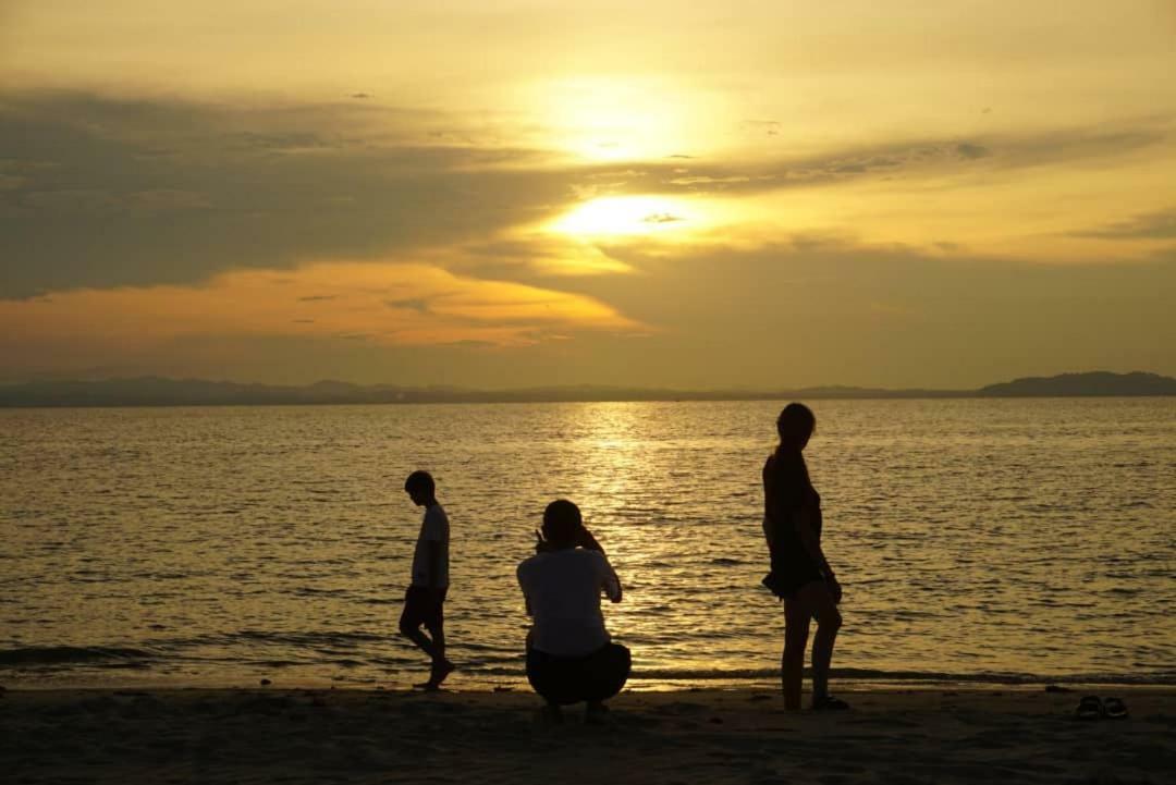 Sari Pacifica Resort & Spa, Sibu Island, Johor Pulau Sibu Esterno foto